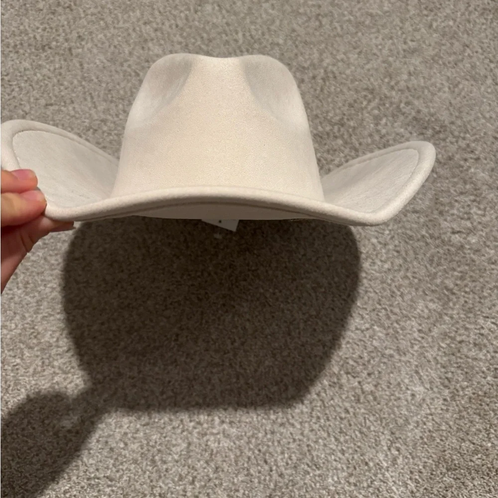 Classic Cream Western Hat - Picture 3 of 5